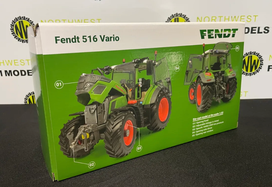 UNIVERSAL HOBBIES 6740 1:32 SCALE FENDT 516 VARIO 4WD TRACTOR