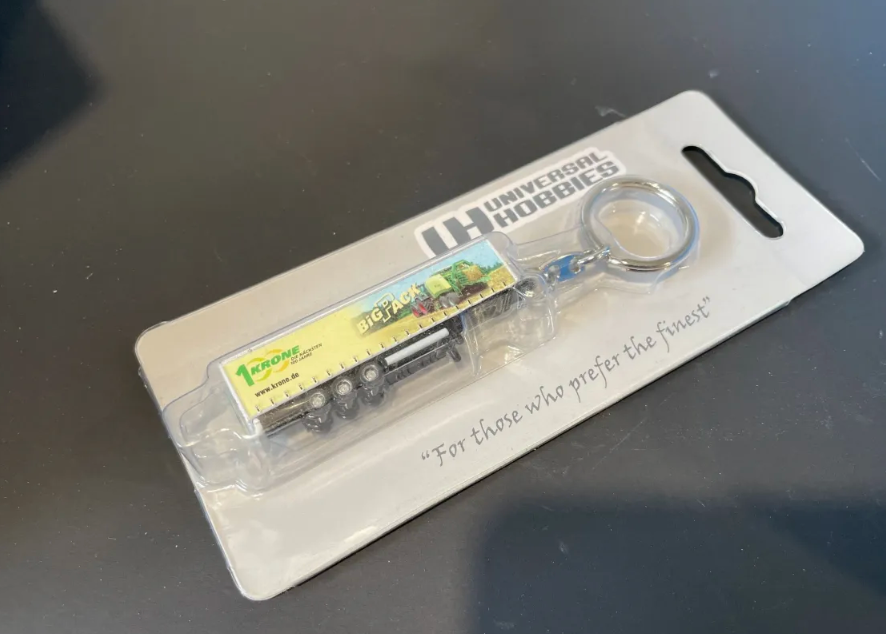UNIVERSAL HOBBIES 5531 KRONE TRAILER KEYRING