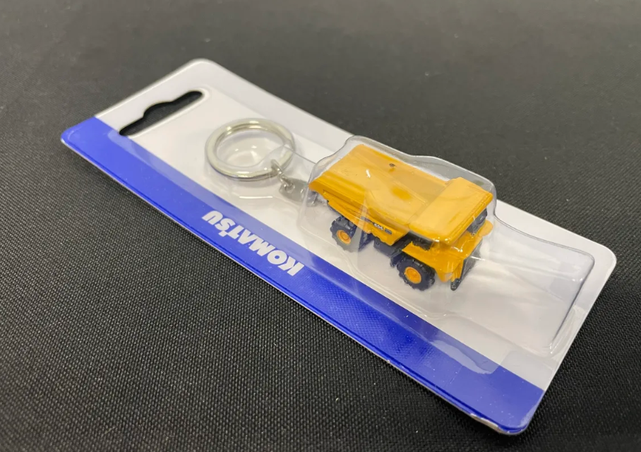 UNIVERSAL HOBBIES 5540 KOMATSU HD 605 KEYRING