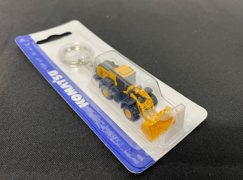 UNIVERSAL HOBBIES 5870 KOMATSU WA 475-10 KEYRING