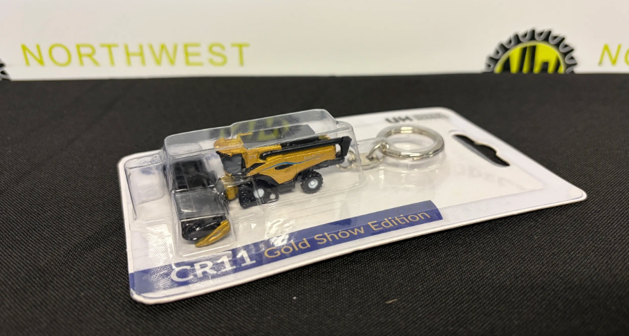 UNIVERSAL HOBBIES 5899 NEW HOLLAND CR11 GOLD SHOW EDITION KEYRING