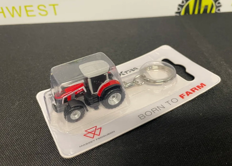 UNIVERSAL HOBBIES 5904 MASSEY FERGUSON 8S.265 XTRA KEYRING