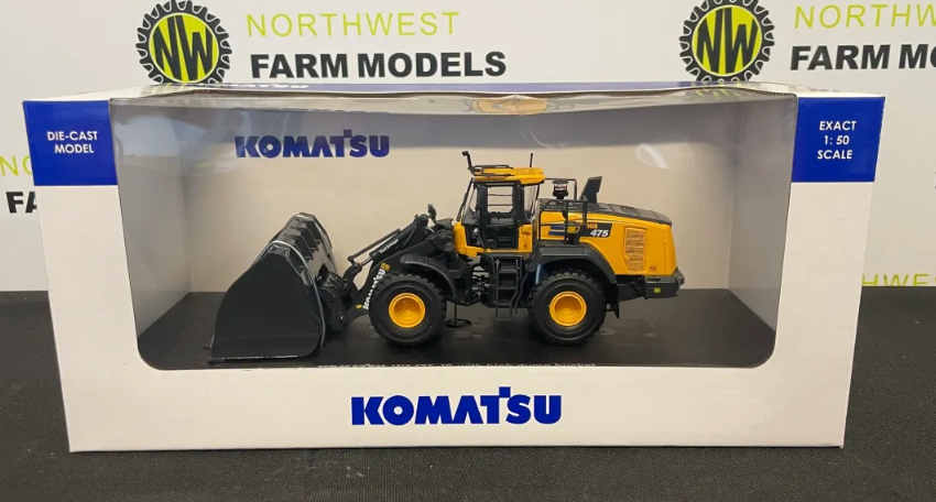 UNIVERSAL HOBBIES 8171 1:50 SCALE KOMATSU WA475-10 WITH HIGH DUMP BUCKET
