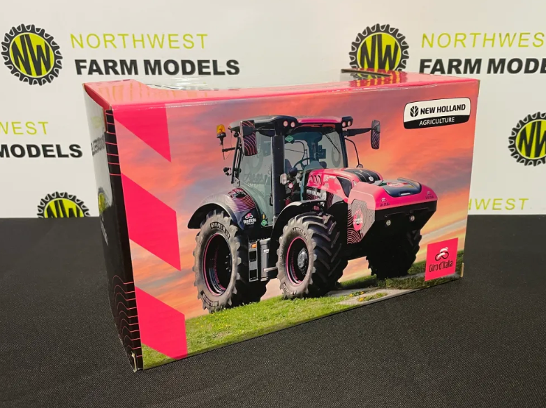 UNIVERSAL HOBBIES 6467 1:32 SCALE NEW HOLLAND T6.180 METHANE POWER GIRO D'ITALIA