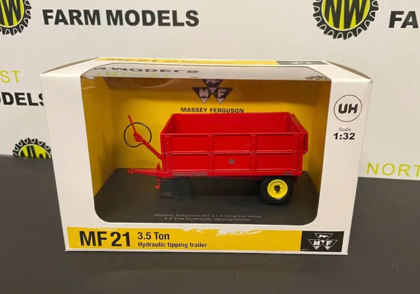 UNIVERSAL HOBBIES 1:32 SCALE 6242 MASSEY FERGUSON 21 HI SIDE GRAIN TRAILER