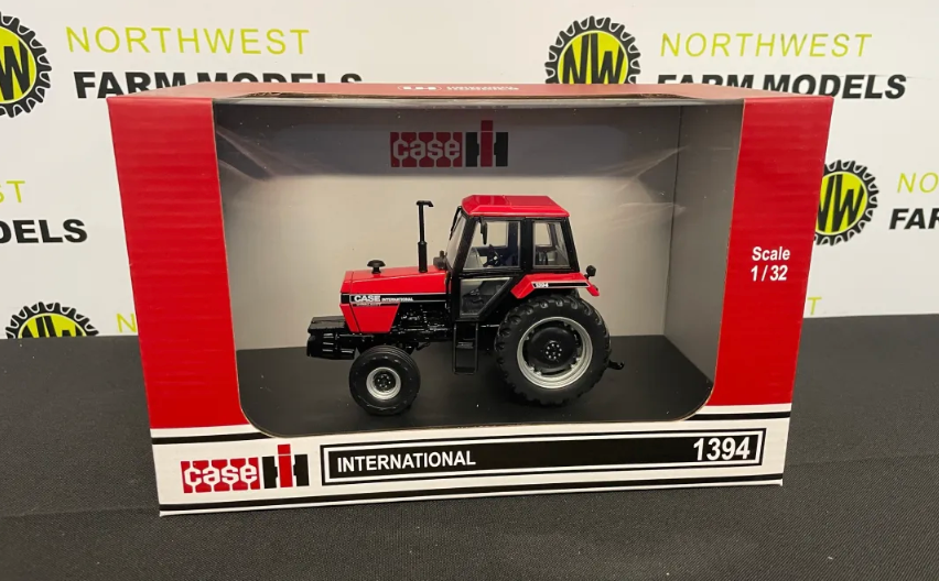 UNIVERSAL HOBBIES 6471 1:32 SCALE CASE IH 1394 HYDRA-SHIFT TRACTOR