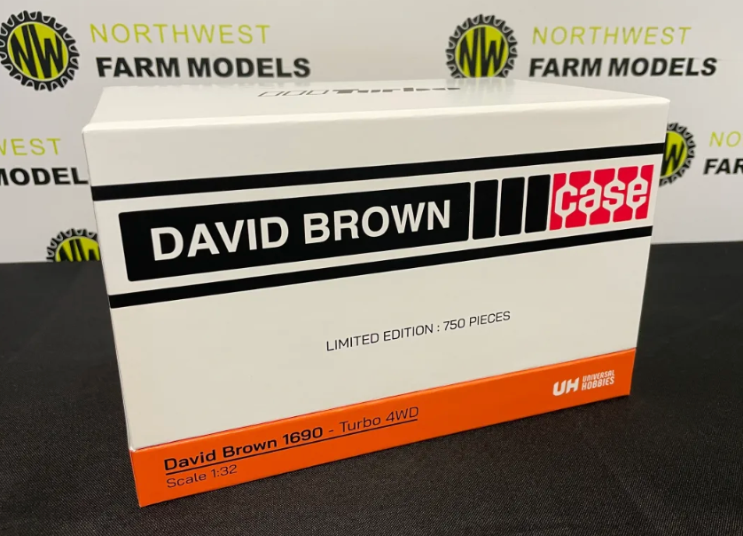 UNIVERSAL HOBBIES 6755 1:32 SCALE DAVID BROWN 1690 TURBO 4WD LIMITED EDITION