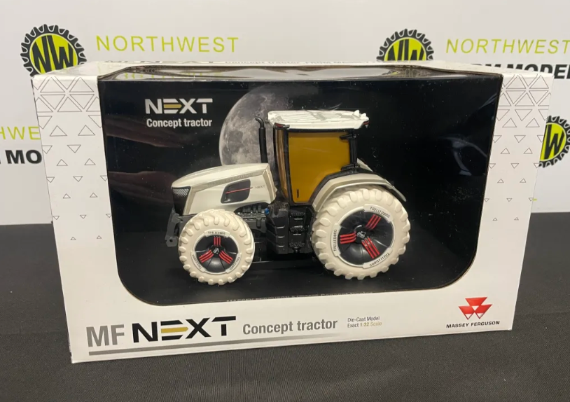 UNIVERSAL HOBBIES 6279 1:32 SCALE MASSEY FERGUSON LUNAR CONCEPT EDITION