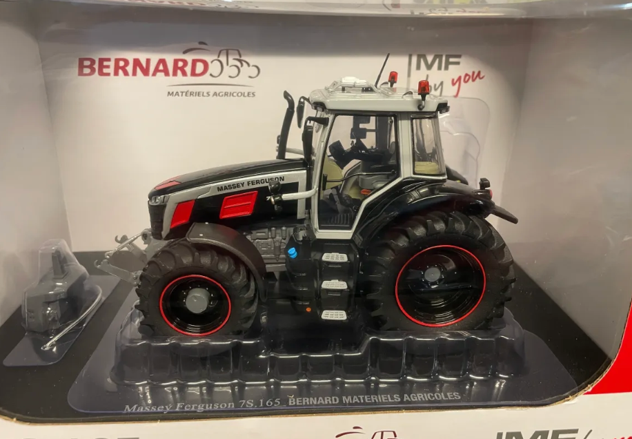 UNIVERSAL HOBBIES 6743 1:32 SCALE MASSEY FERGUSON 7S.165 MF BY YOU LIMITED EDITION