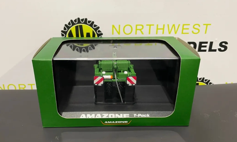 UNIVERSAL HOBBIES 5343 1:32 SCALE AMAZONE T-PACK FRONT PACKER