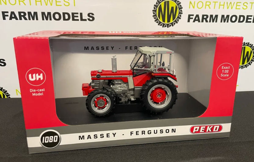 UNIVERSAL HOBBIES 6481 1:32 SCALE MASSEY FERGUSON 1080 WITH PEKO CAB