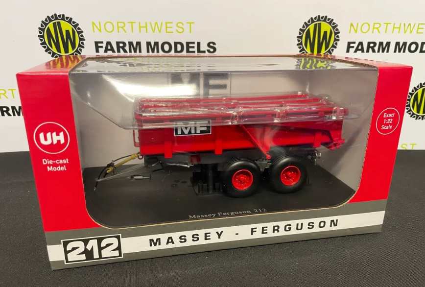 UNIVERSAL HOBBIES 5353 1:32 SCALE MASSEY FERGUSON 212 TRAILER