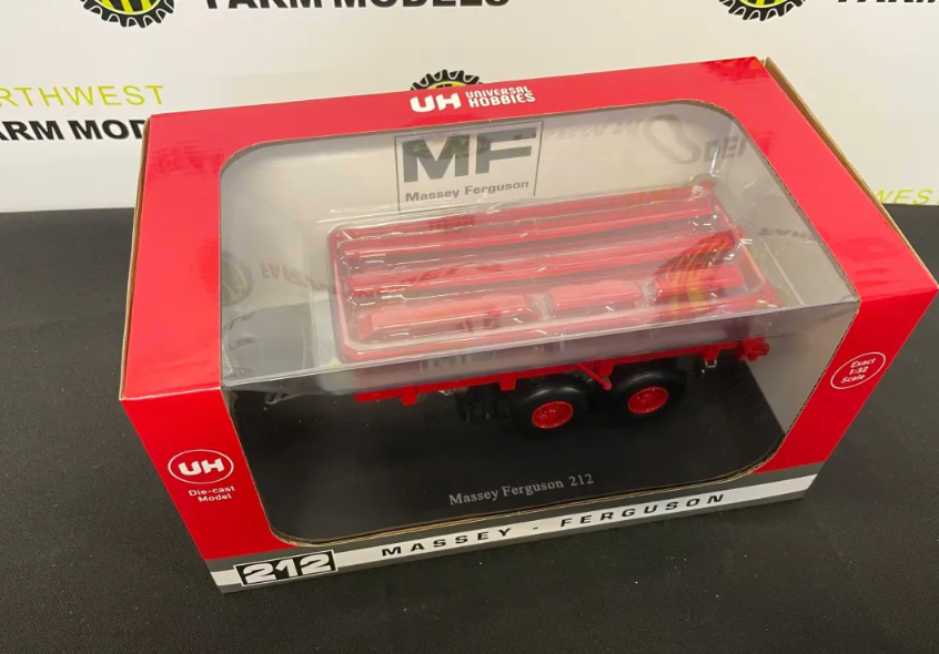 UNIVERSAL HOBBIES 5353 1:32 SCALE MASSEY FERGUSON 212 TRAILER