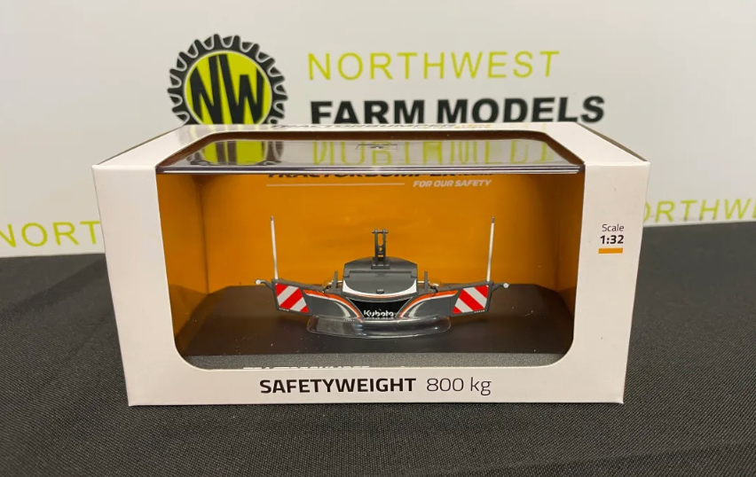 UNIVERSAL HOBBIES 6785 1:32 SCALE KUBOTA 800 KG AGRIBUMPER SAFETY WEIGHT