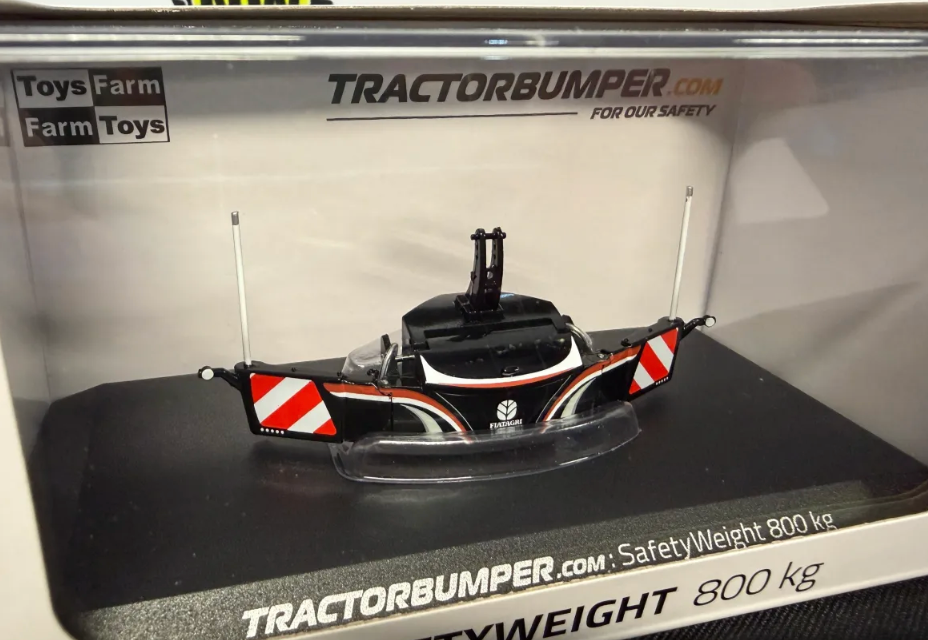 UNIVERSAL HOBBIES 6893 1:32 SCALE FIAT AGRIBUMPER 800KG FRONT WEIGHT