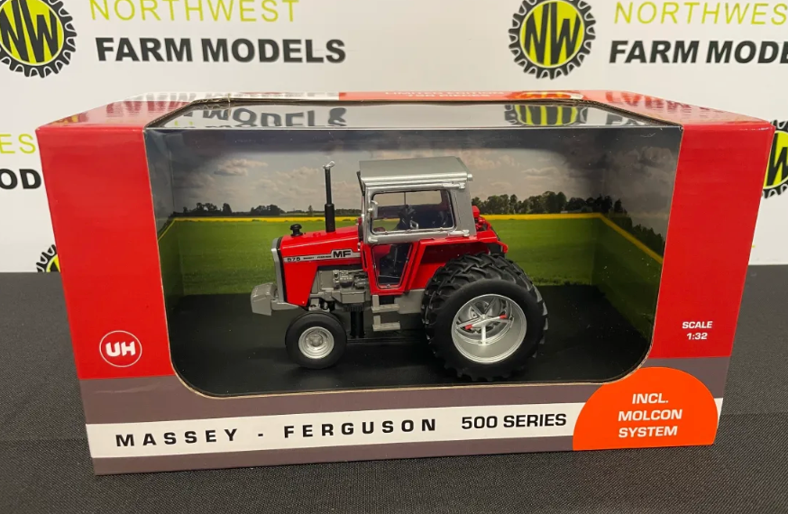 UNIVERSAL HOBBIES 6767 1:32 SCALE MASSEY FERGUSON 575 2WD WITH REAR DUAL WHEELS