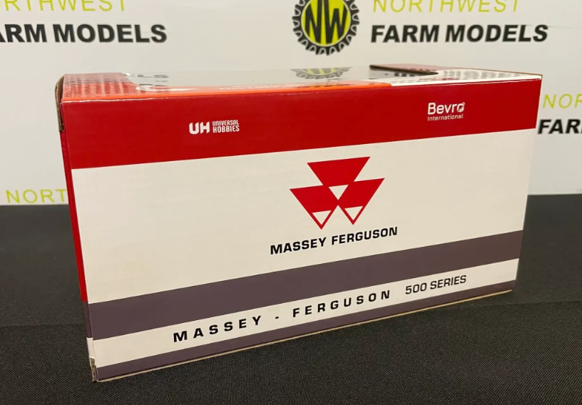 UNIVERSAL HOBBIES 6766 1:32 SCALE MASSEY FERGUSON 590 4WD WITH REAR DUAL WHEELS