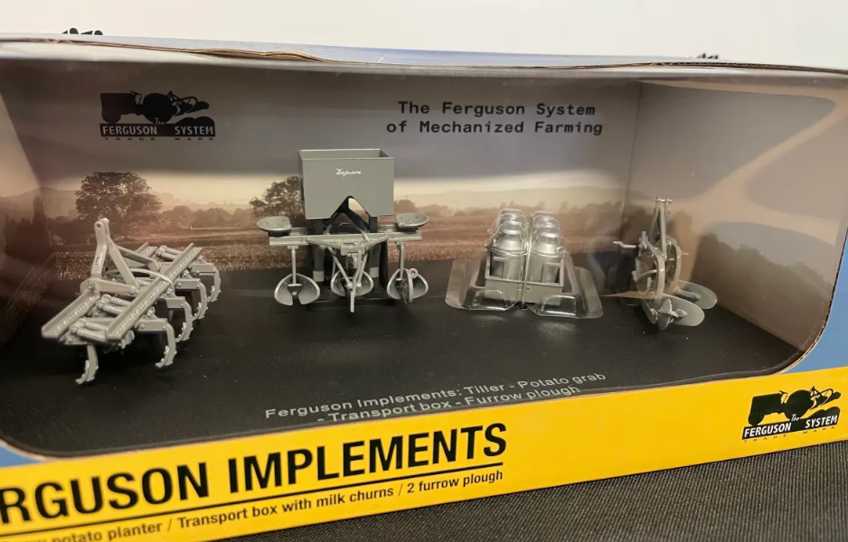 UNIVERSAL HOBBIES 6247 1:32 SCALE FERGUSON IMPLEMENT SET (CULTIVATOR, POTATO PLANTER, TRANSPORT BOX AND PLOUGH)