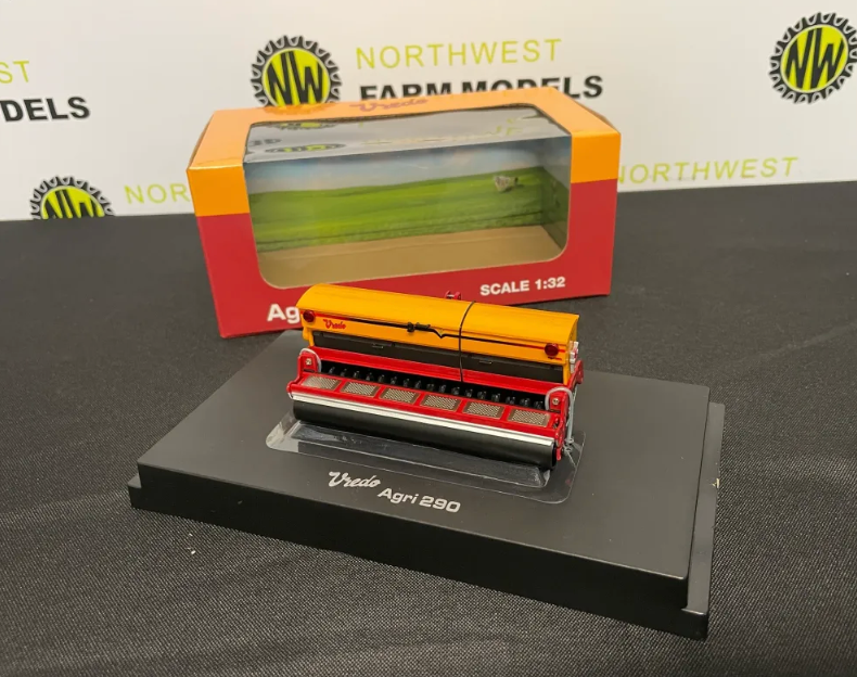 UNIVERSAL HOBBIES 6487 1:32 SCALE VREDO AGRI 290 LIMITED EDITION