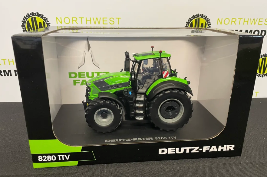 UNIVERSAL HOBBIES 6606 1:32 SCALE DEUTZ-FAHR 8280 TTV TRACTOR