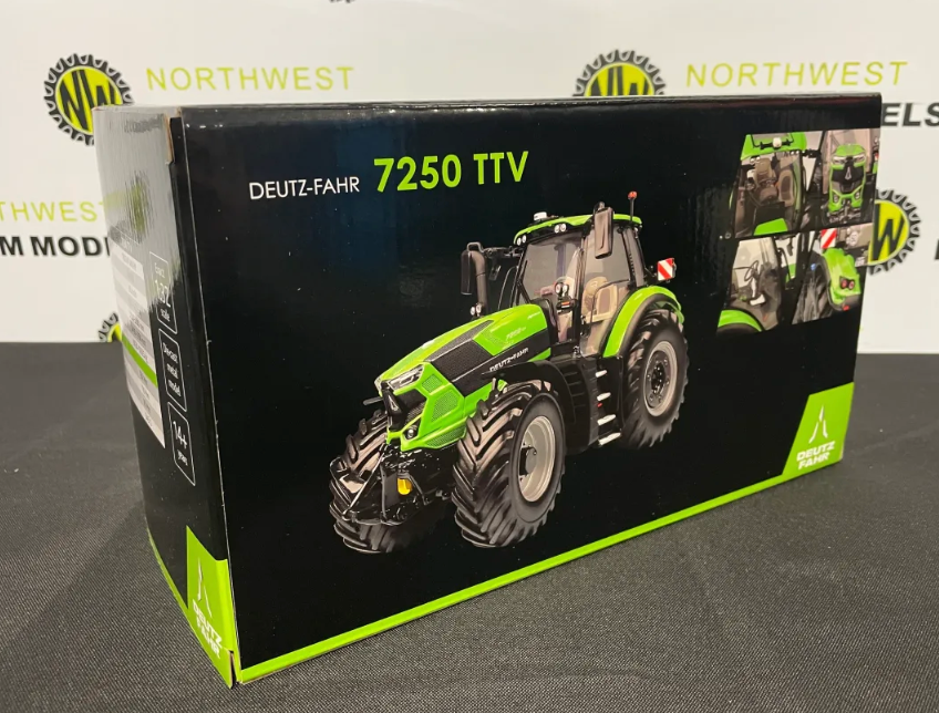 UNIVERSAL HOBBIES 6482 1:32 SCALE DEUTZ FAHR 7250 TT TRACTOR