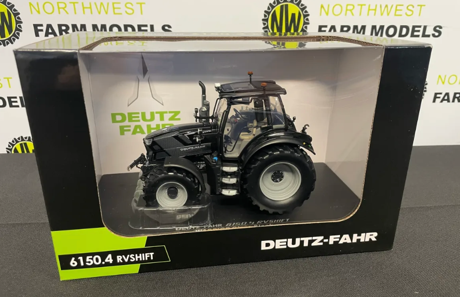 UNIVERSAL HOBBIES 6689 1:32 SCALE DEUTZ FAHR 6150.4 RV SHIFT WARRIOR - BLACK GLOSS