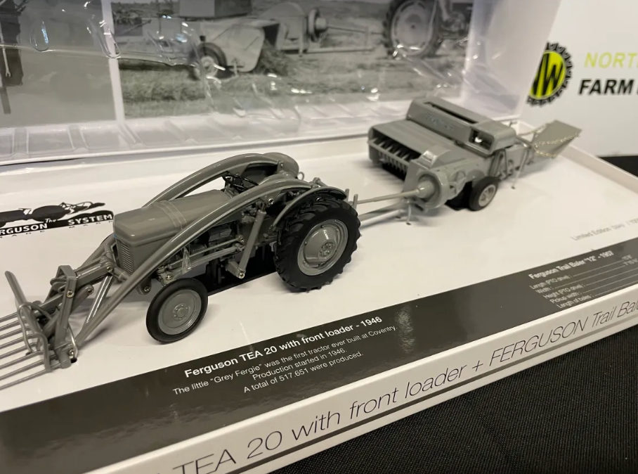 UNIVERSAL HOBBIES 5378 1:32 SCALE FERGUSON TEA 20 WITH HIGH LIFT LOADER & FERGUSON F12 BALER