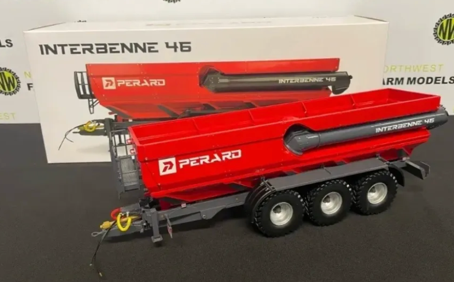 UNIVERSAL HOBBIES 6699 1:32 SCALE PERARD INTERBENNE 46 TRIPLE AXLE CHASER BIN