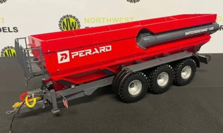 UNIVERSAL HOBBIES 6699 1:32 SCALE PERARD INTERBENNE 46 TRIPLE AXLE CHASER BIN