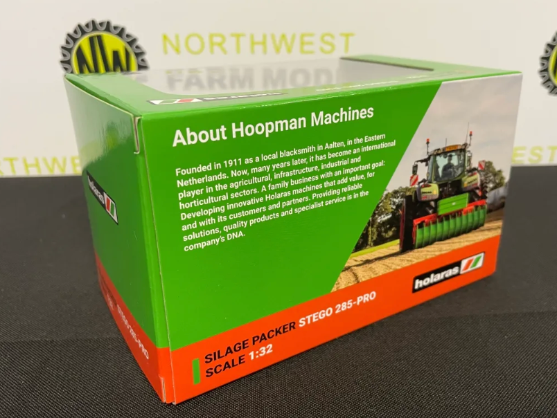 UNIVERSAL HOBBIES 6711 1:32 SCALE HOLARAS STEGO 285 PRO SILAGE PACKER COMPACTOR