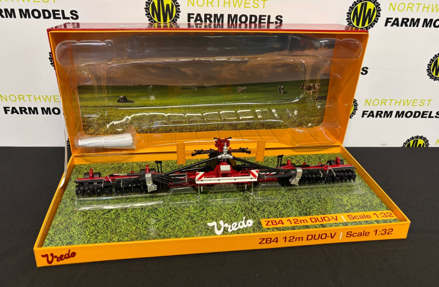 UNIVERSAL HOBBIES 6828 1:32 SCALE VREDO ZB4 12 METRE DUO-V SLURRY APPLICATOR LIMITED EDITION
