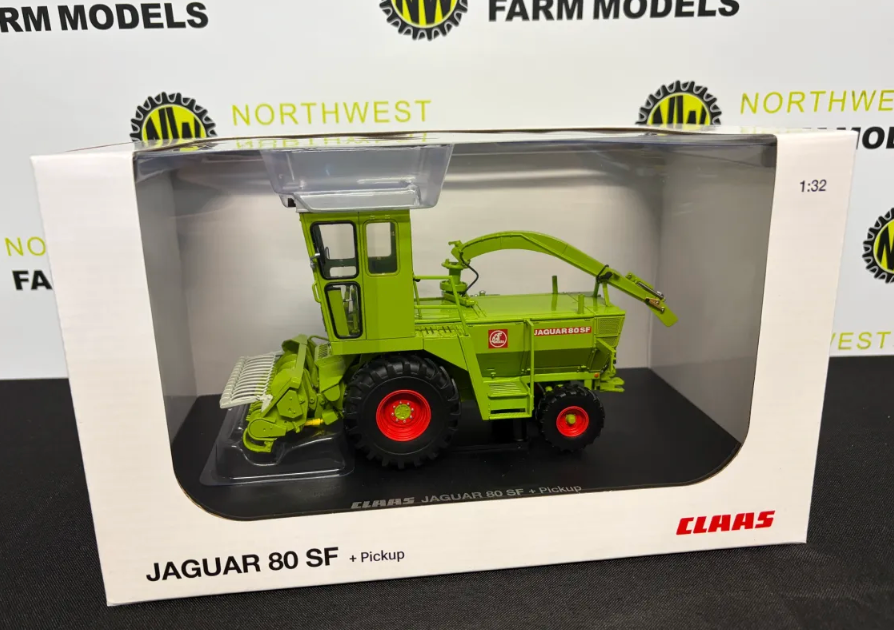 UNIVERSAL HOBBIES 00 0267 505 0 1:32 SCALE CLAAS JAGUAR 80 SF WITH GRASS PICK UP LIMITED EDITION