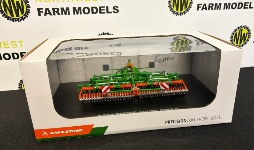 UNIVERSAL HOBBIES 6842 1:32 SCALE AMAZONE CATROS 5003-2 CULTIVATOR