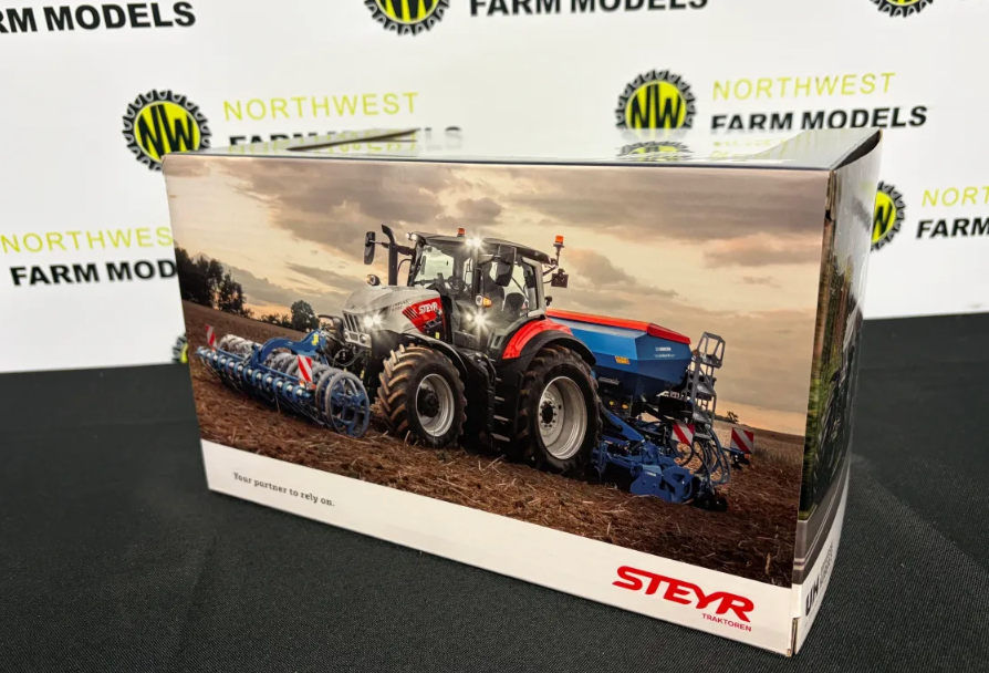 UNIVERSAL HOBBIES 6812 1:32 SCALE STEYR 6200 IMPLULS CVT TRACTOR