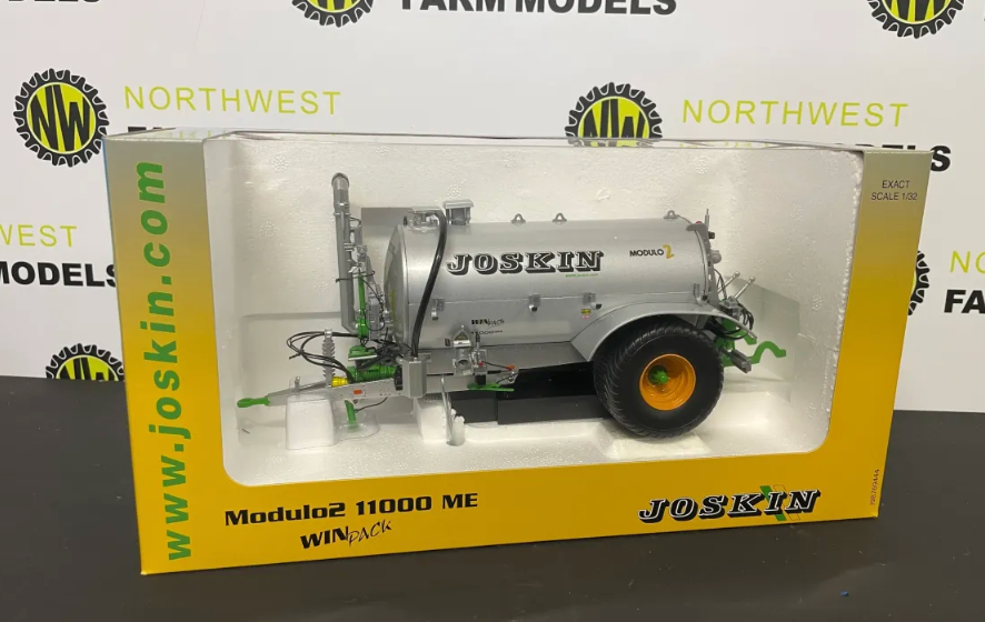 UNIVERSAL HOBBIES 2869 1:32 SCALE JOSKIN MODULO2 11000 ME SLURRY TANKER