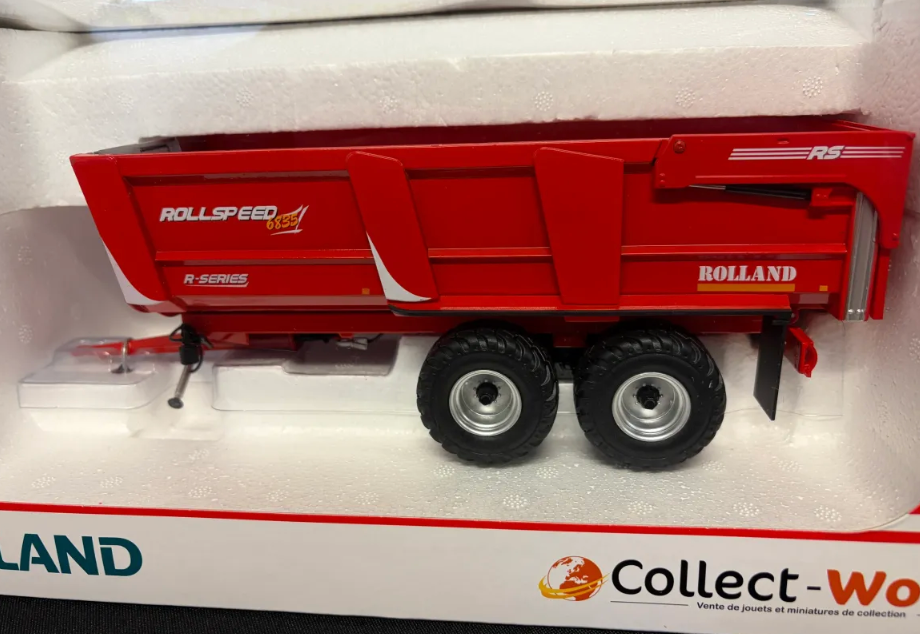 UNIVERSAL HOBBIES 6339 1:32 SCALE ROLLAND ROLLSPEED 6835 GRAIN/SILAGE TRAILER