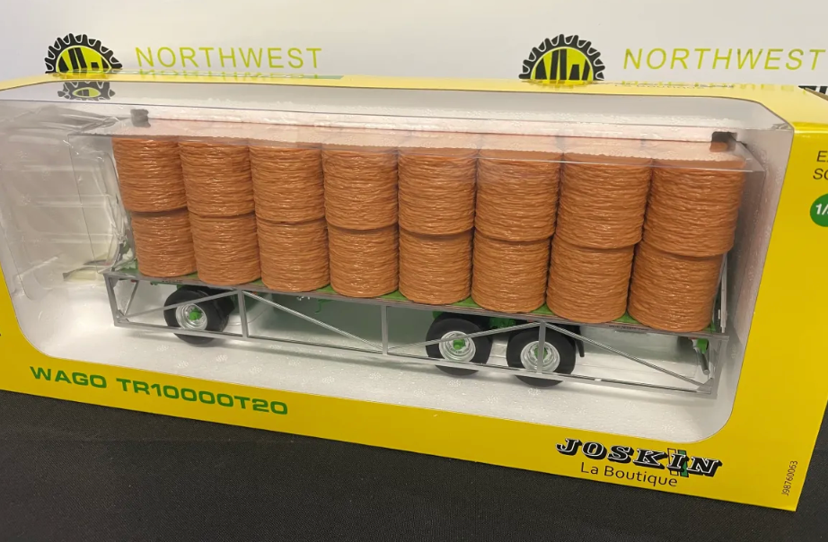 UNIVERSAL HOBBIES 5225 1:32 SCALE JOSKIN WAGO TR10000 T20 TRAILER WITH BALES