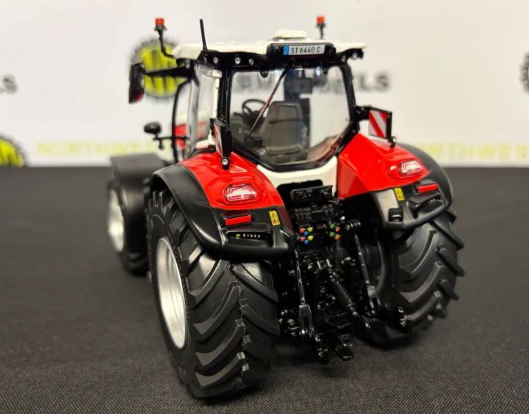 MARGE MODELS 2520 1:32 SCALE STEYR CERVUS 6440 CVT TRACTOR