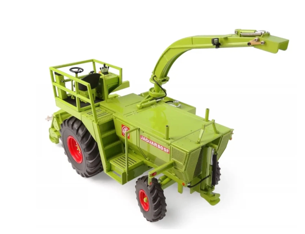 UNIVERSAL HOBBIES 6772 1:32 SCALE CLAAS JAGUAR 80 SF FORAGER WITH GRASS PICK UP HEADER