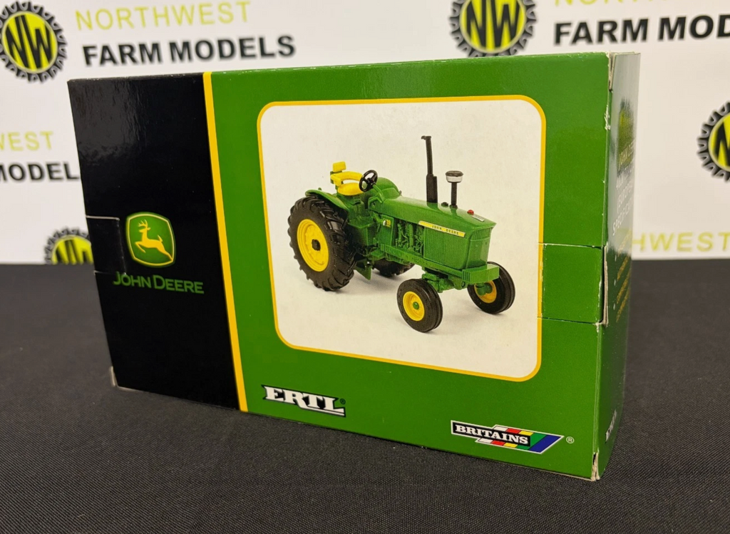 BRITAINS 40923 1:32 SCALE JOHN DEERE 4020 TRACTOR (EUROPEAN SPECIFICATION)
