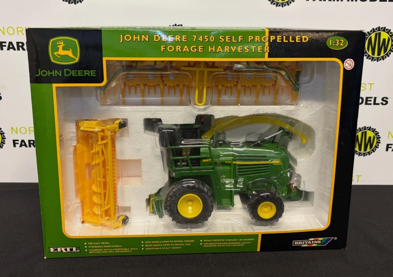 BRITAINS FARM 42461 1:32 SCALE JOHN DEERE 7450 SELF PROPELLED FORAGE HARVESTER