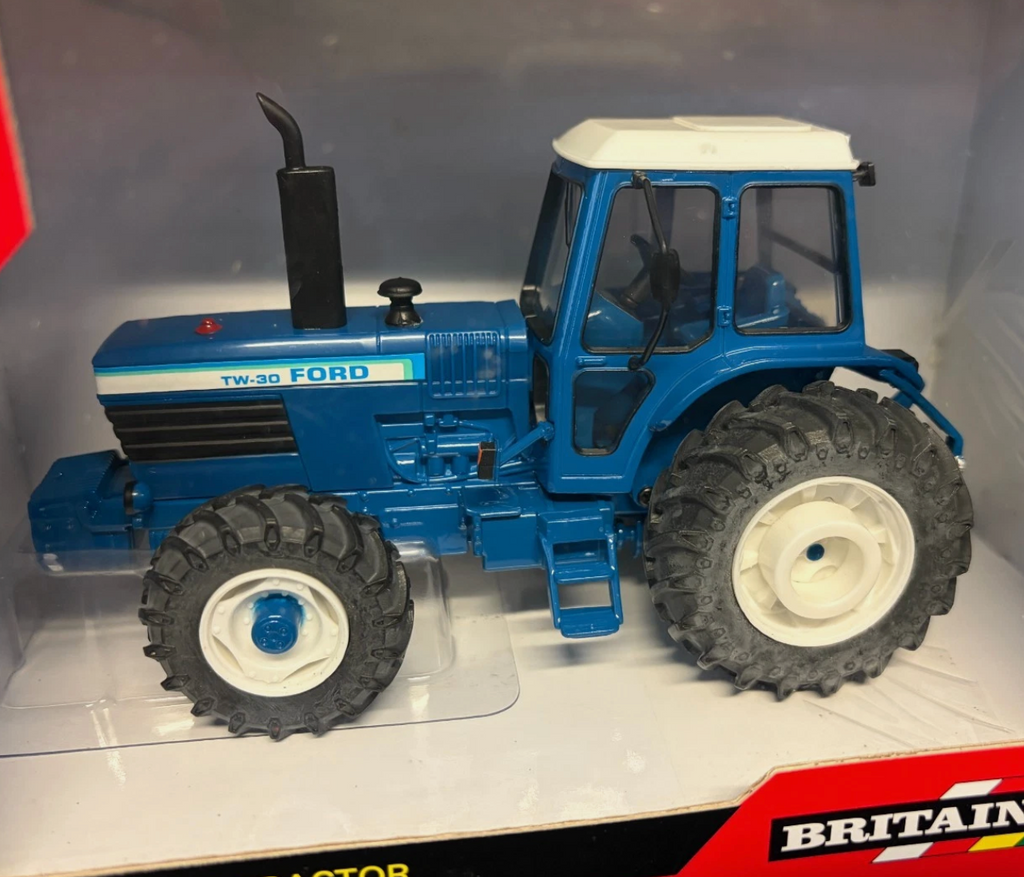 BRITAINS 42841 1:32 SCALE FORD TW30 4WD TRACTOR