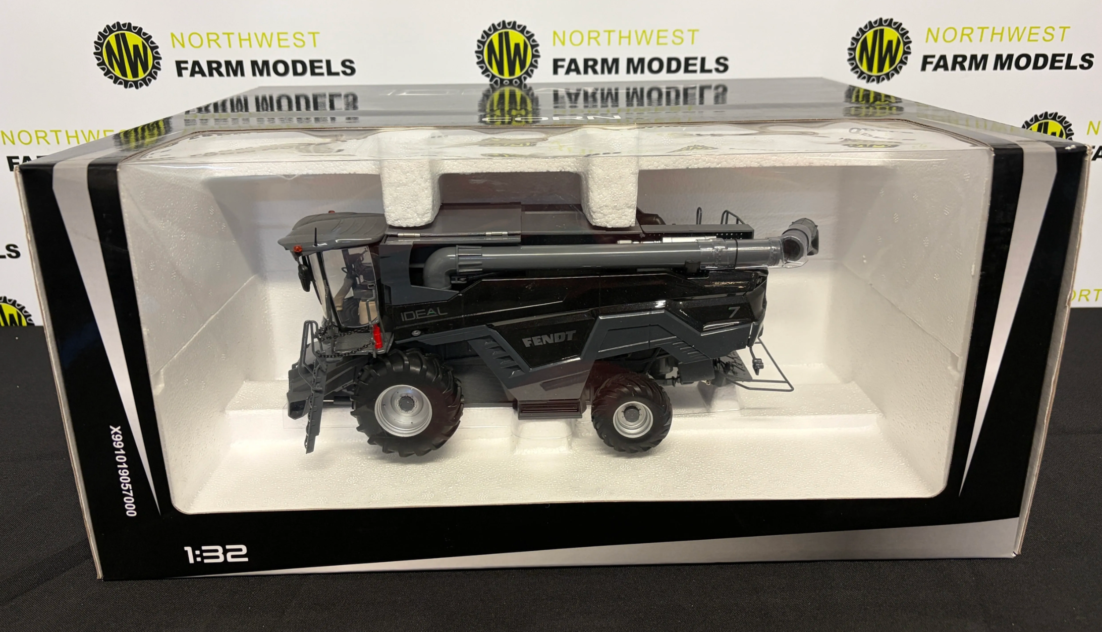 ROS 1:32 SCALE FENDT IDEAL 7 COMBINE HARVESTER WITH MAIZE HEADER