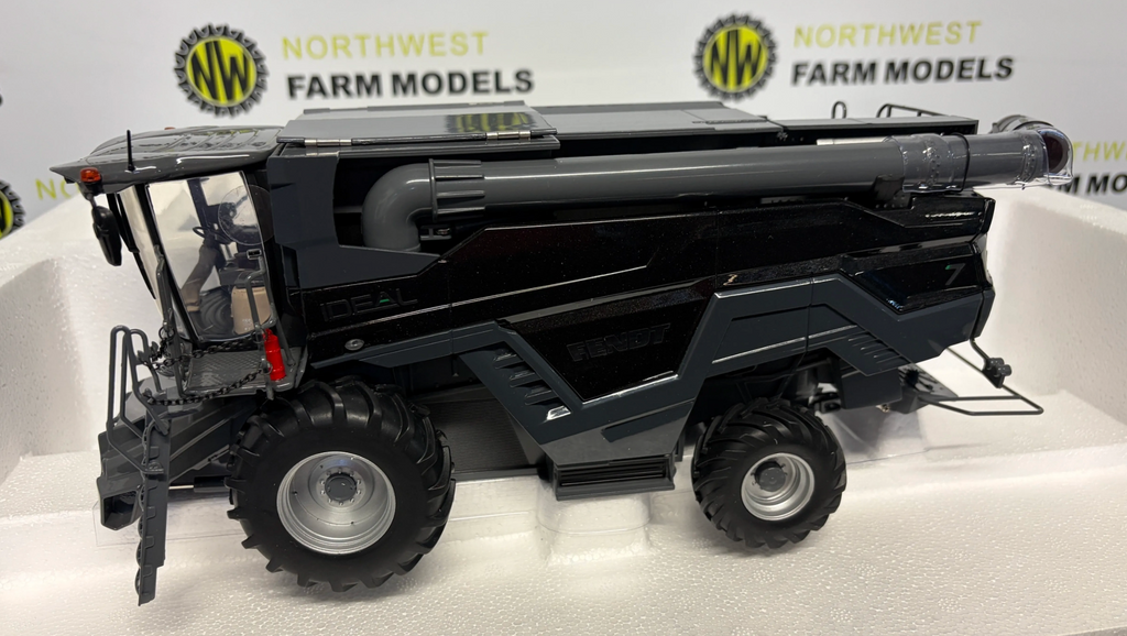 ROS 1:32 SCALE FENDT IDEAL 7 COMBINE HARVESTER WITH MAIZE HEADER