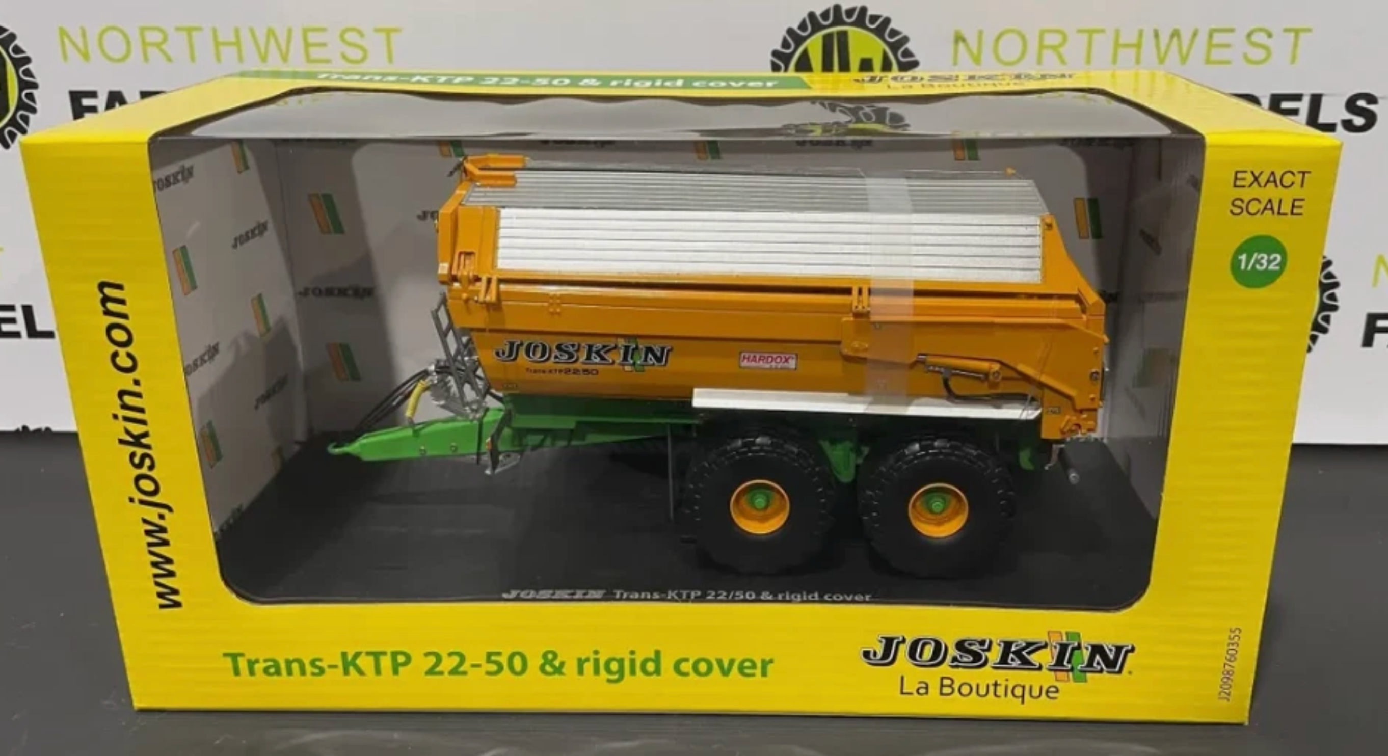 UNIVERSAL HOBBIES 6354 1:32 SCALE JOSKIN TRANS-KTP 22/50 WITH COVER