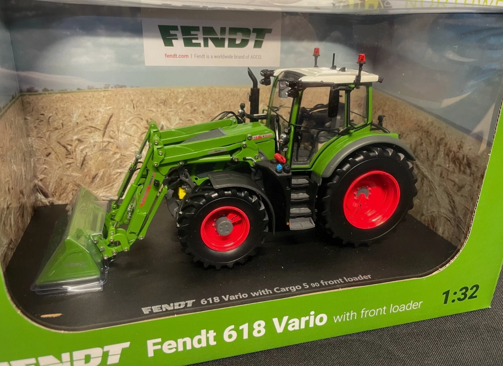 UNIVERSAL HOBBIES 6688 1:32 SCALE FENDT 618 VARIO WITH FRONT LOADER