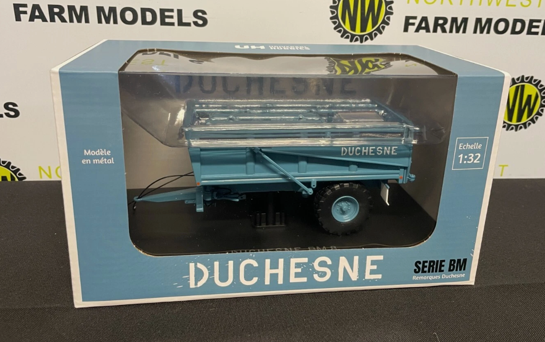UNIVERSAL HOBBIES 6724 1:32 SCALE DUCHENE BM SERIES TIPPING TRAILER