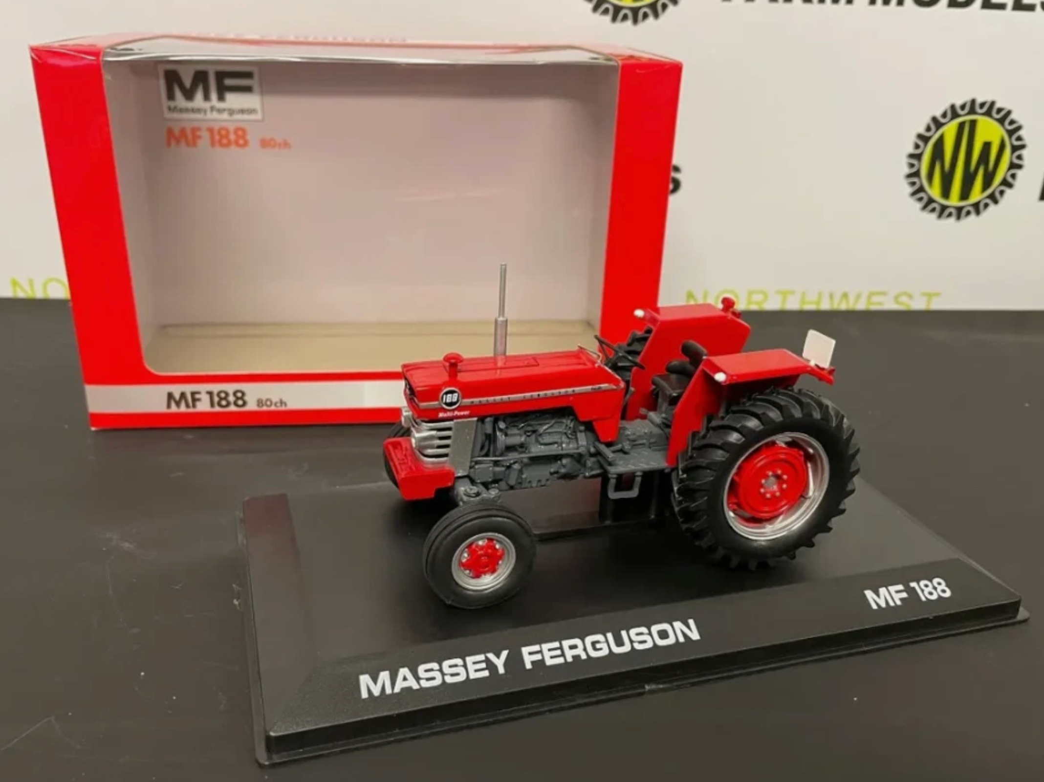 REPLICAGRI 510 1:32 SCALE MASSEY FERGUSON 188 2WD