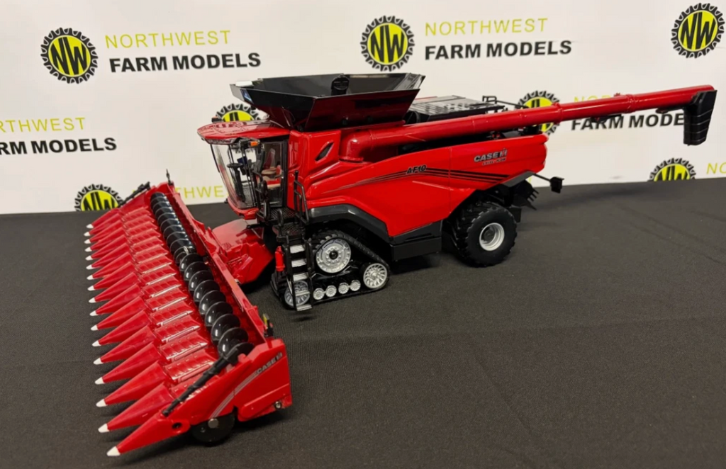 BRITAINS 43404 1:32 SCALE CASE IH AF10 COMBINE HARVESTER - PRESTIGE EDITION