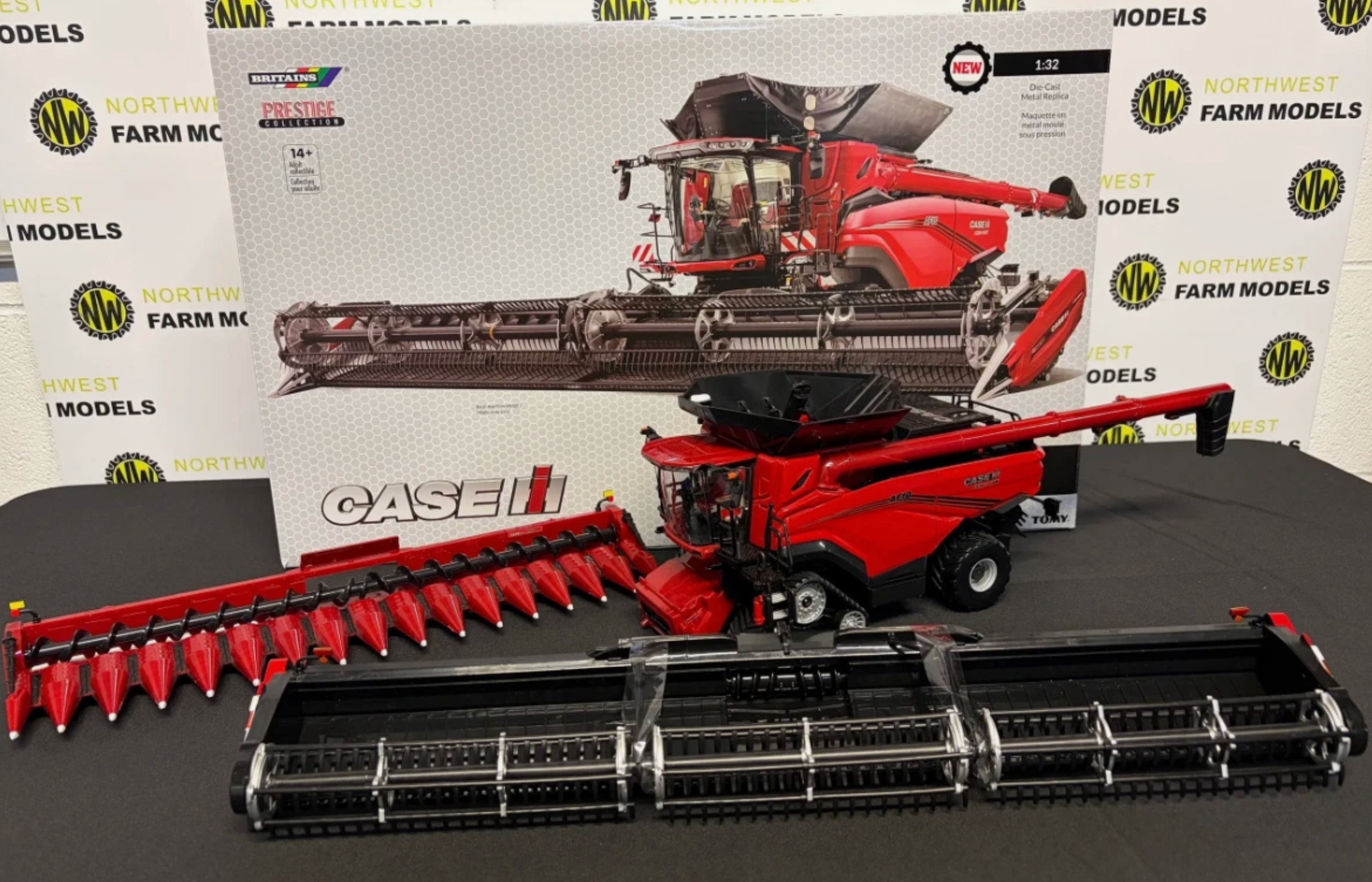 BRITAINS 43404 1:32 SCALE CASE IH AF10 COMBINE HARVESTER - PRESTIGE EDITION